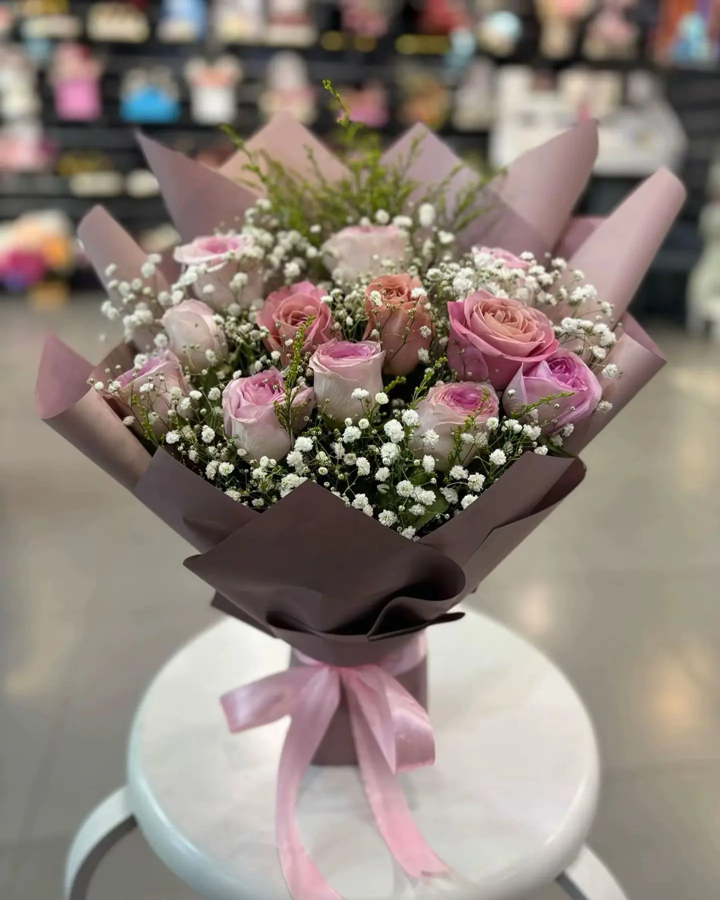 أناقة الورد المخملي والهدوء