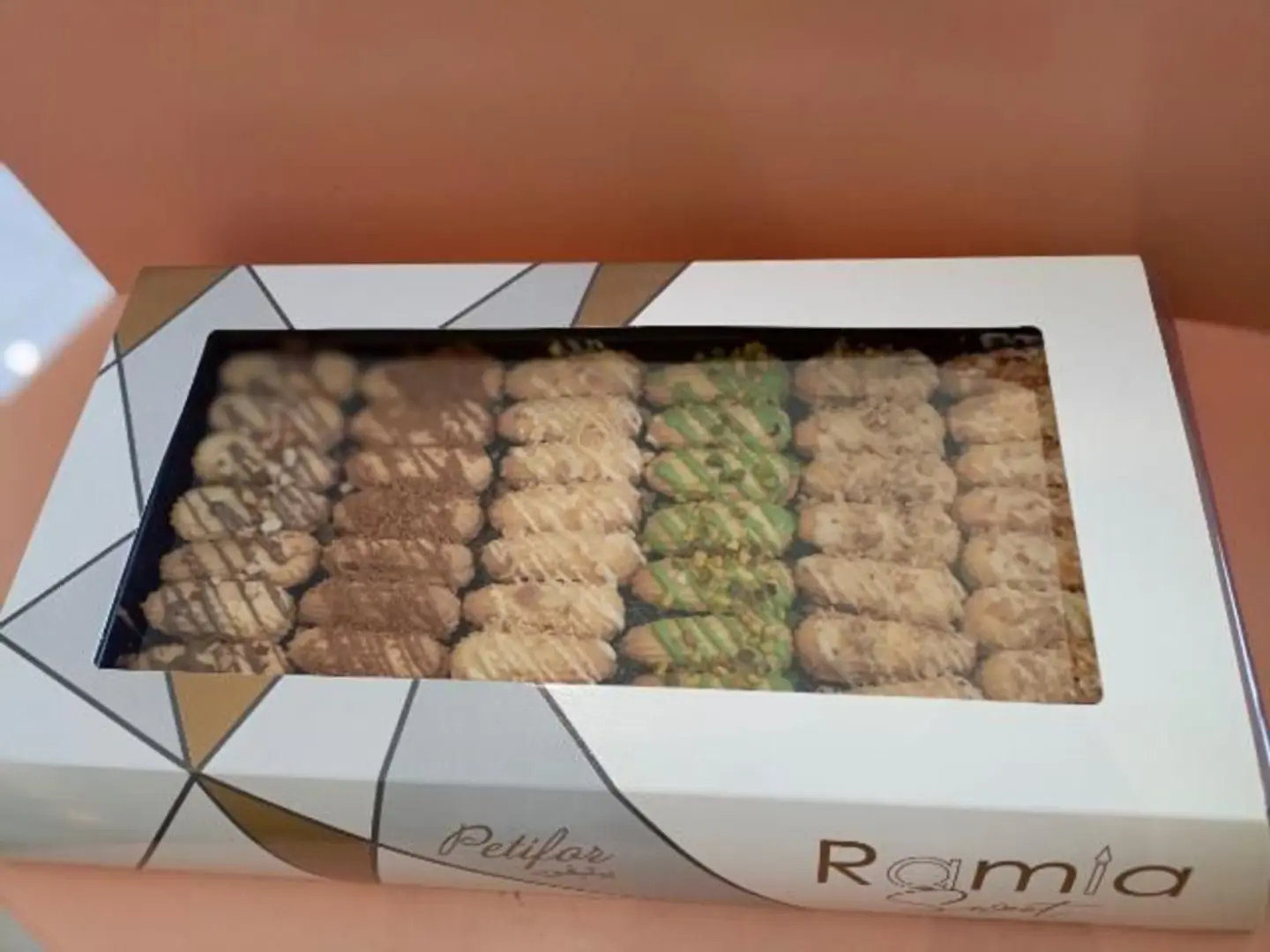 Ramia Petit Four Vanilla Large