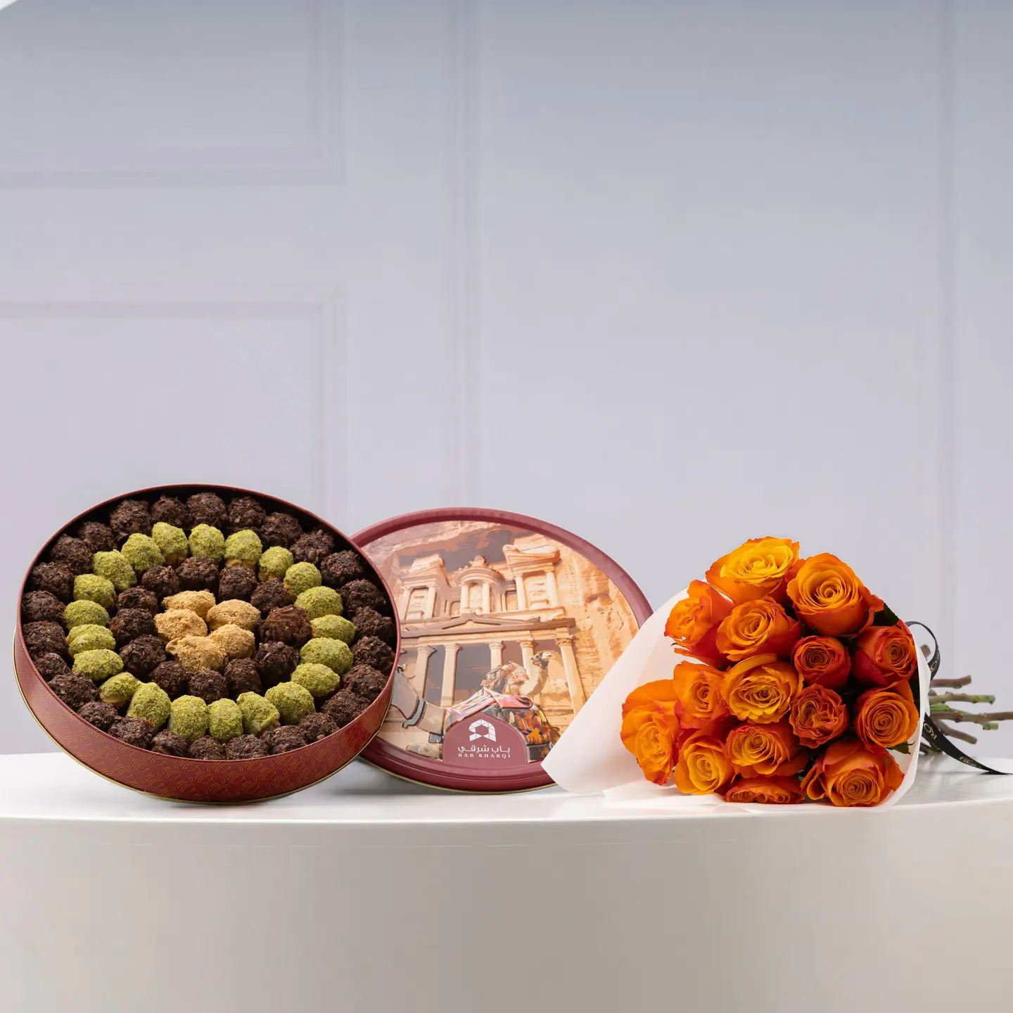 باقة ورد الجوري الدافئة مع بيتي فور - زهور فاخرة