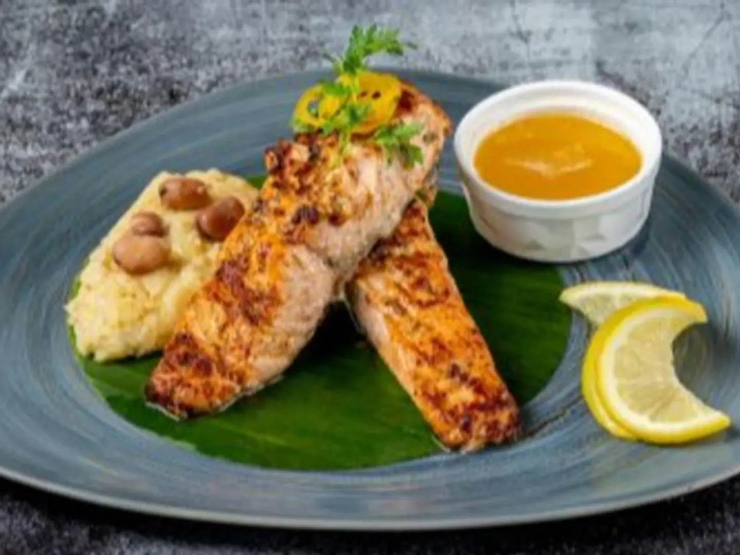 Grilled Salmon With Tangy Sauce