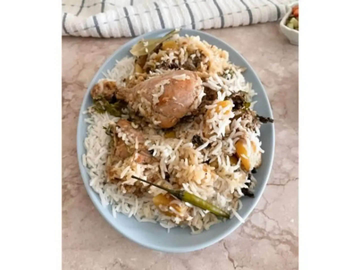 برياني بيضاء بالدجاج