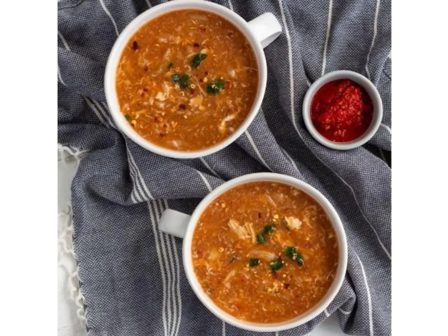 حساء حار وحامض دجاج