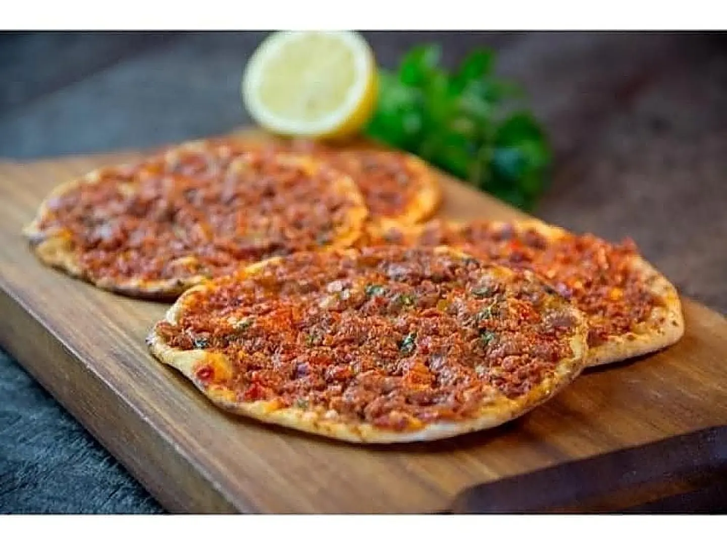 فطيرة لحم بالجبن