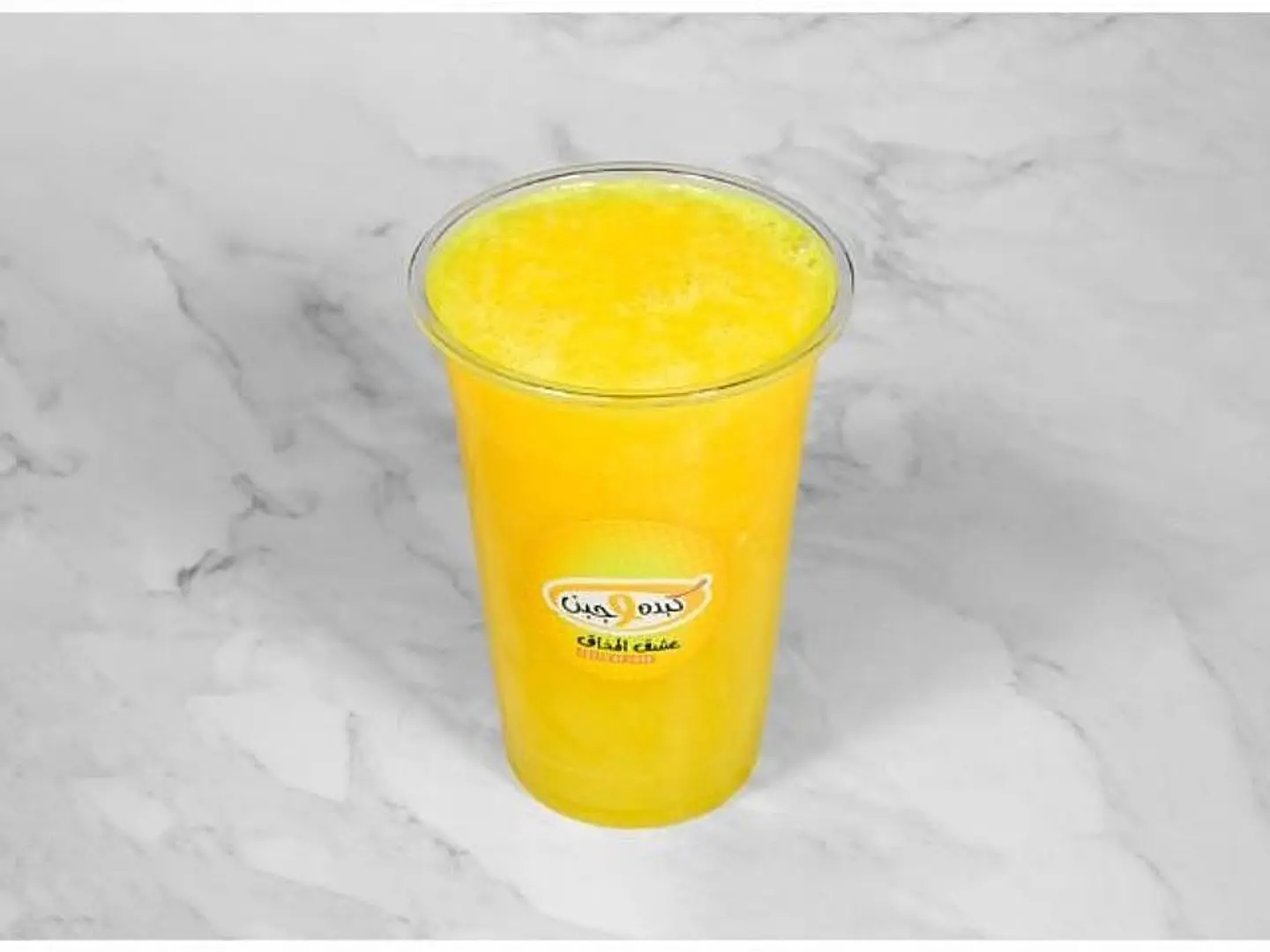 عصير برتقال خلاط صغير