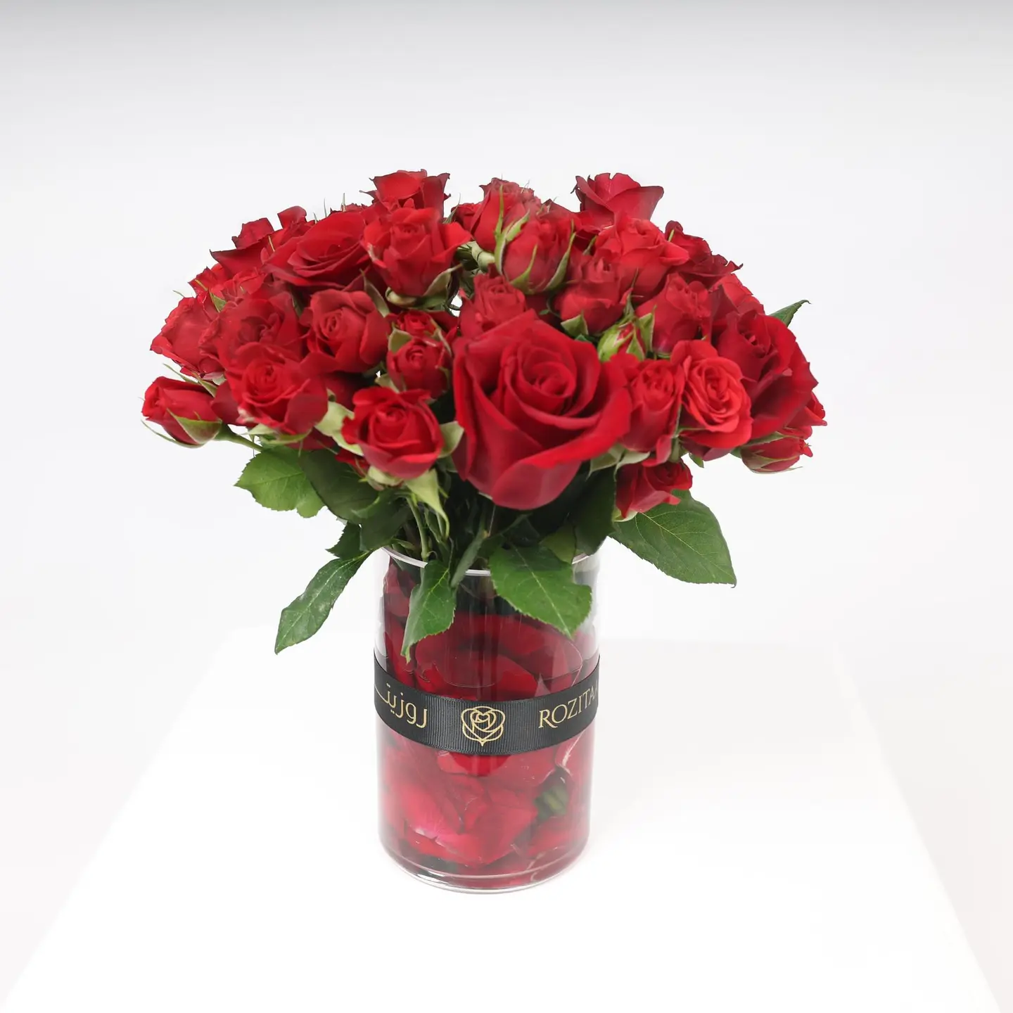 فازة ورد الجوري الكلاسيكي - ورد احمر