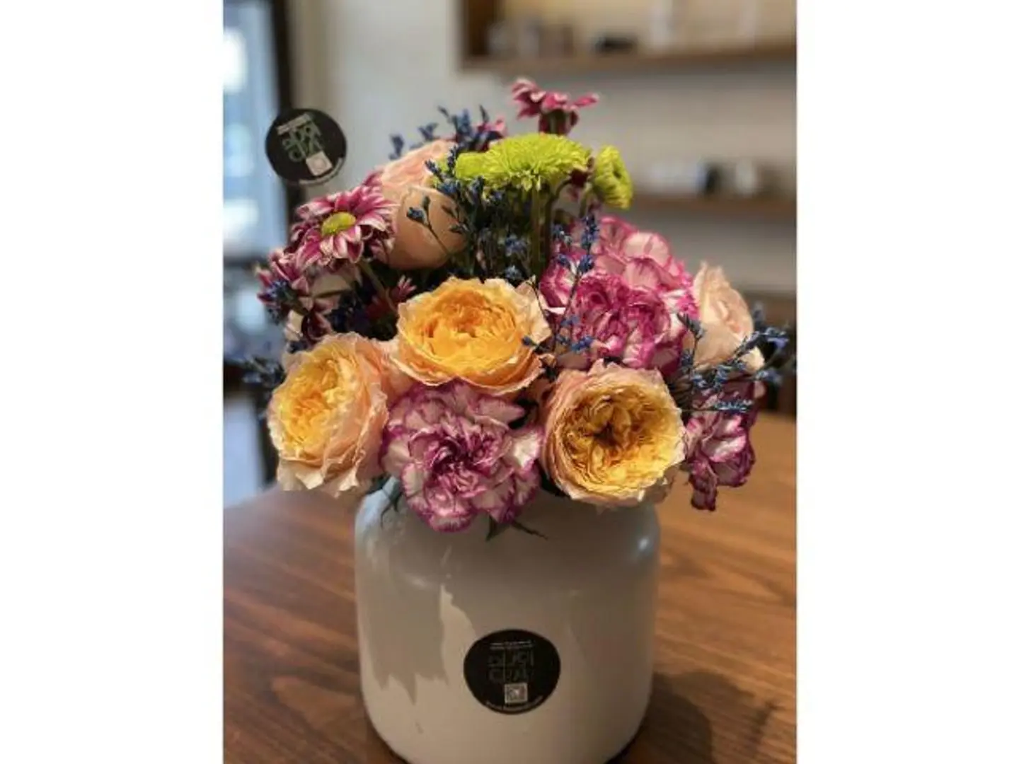 Holland Roses In Costly Vase 439