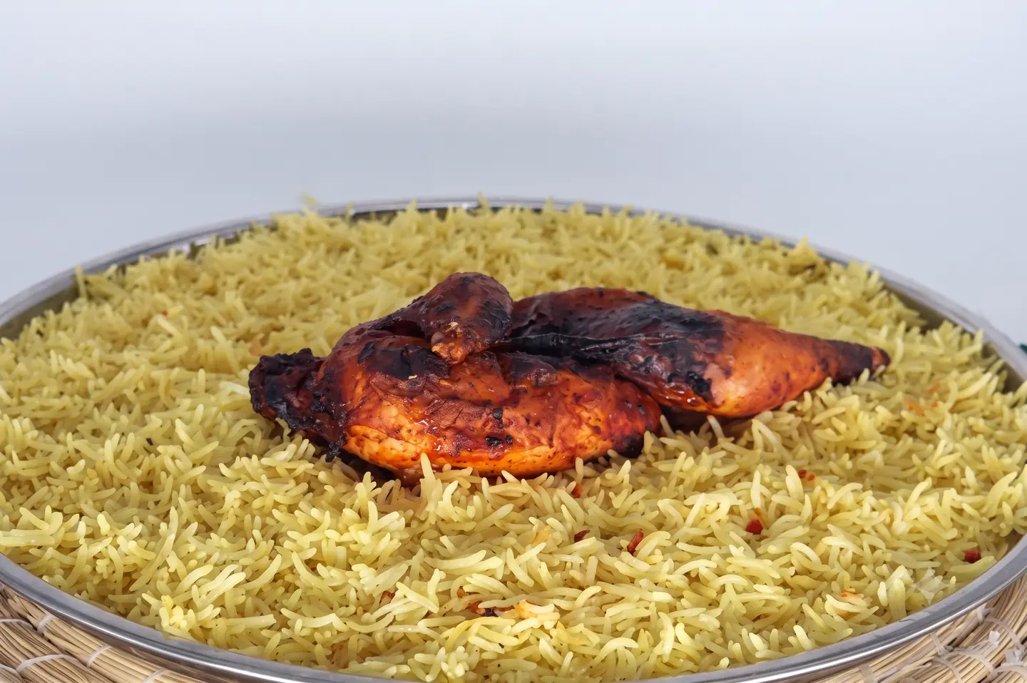 نص دجاج بالفرن مع رز