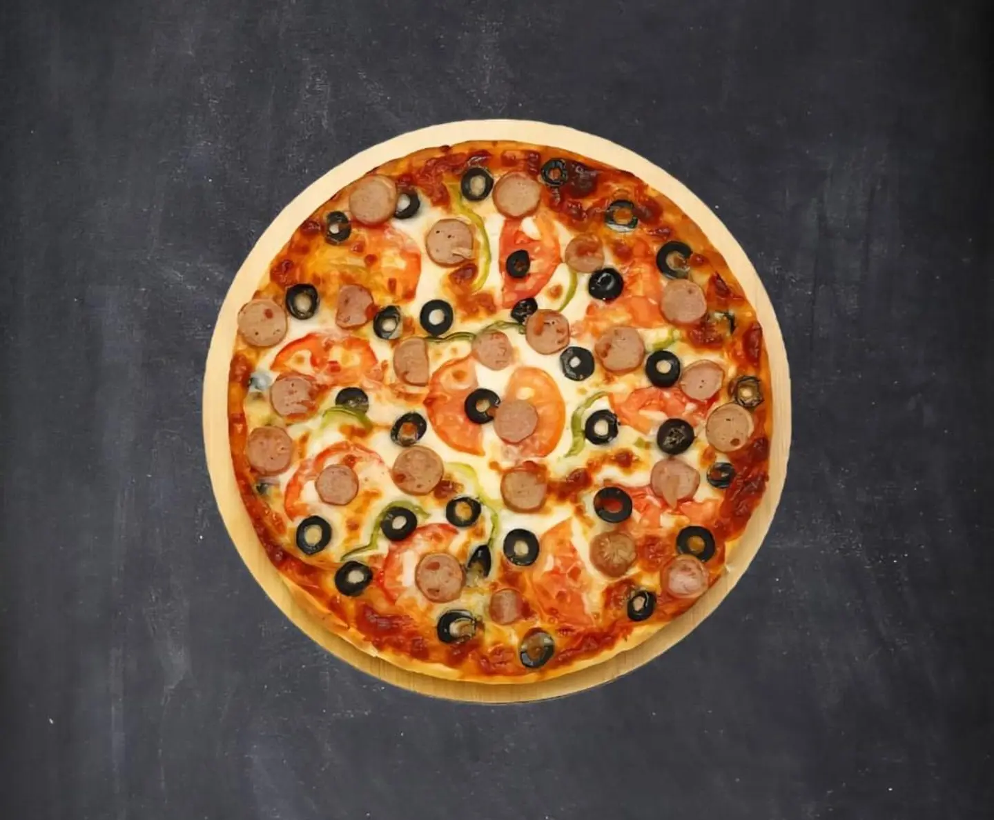 بيتزا نقانق