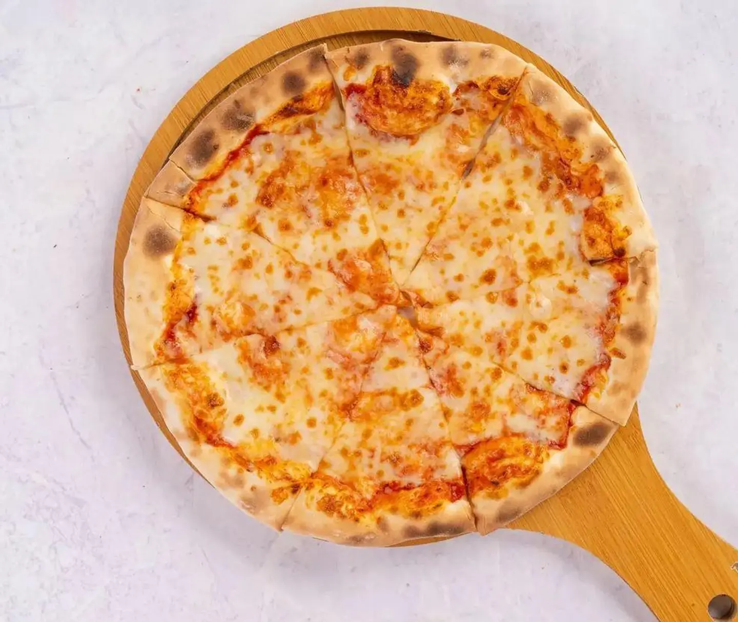 Large Pizza With Cheese Edges