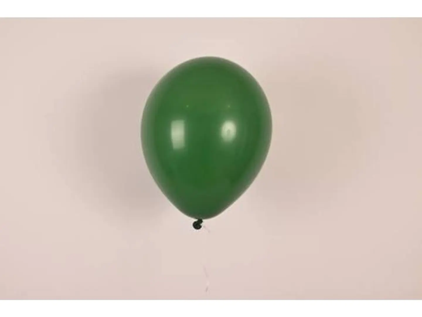 بالون اخضر غامق