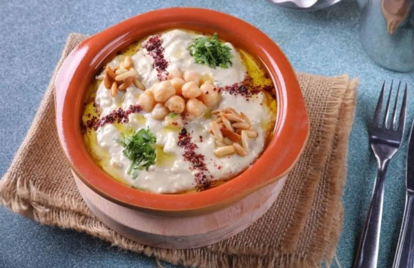 مسبحة مع الطحينية