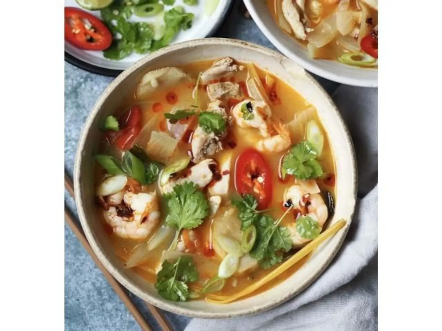 شوربة توم يم دجاج