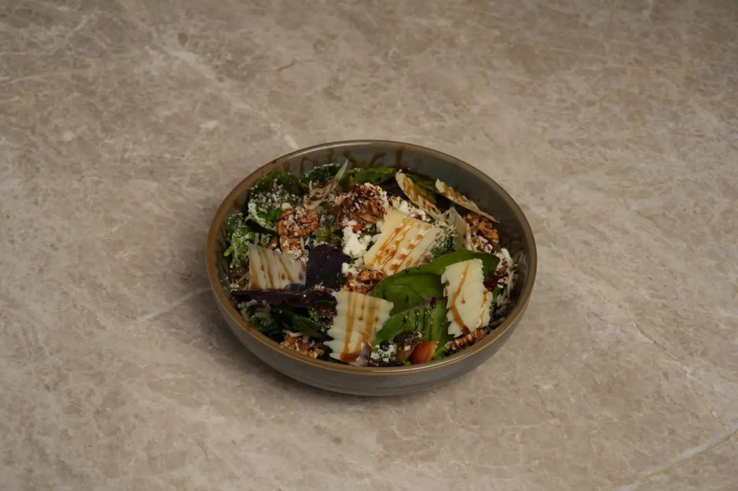 Rucola With Pomegranate Bread