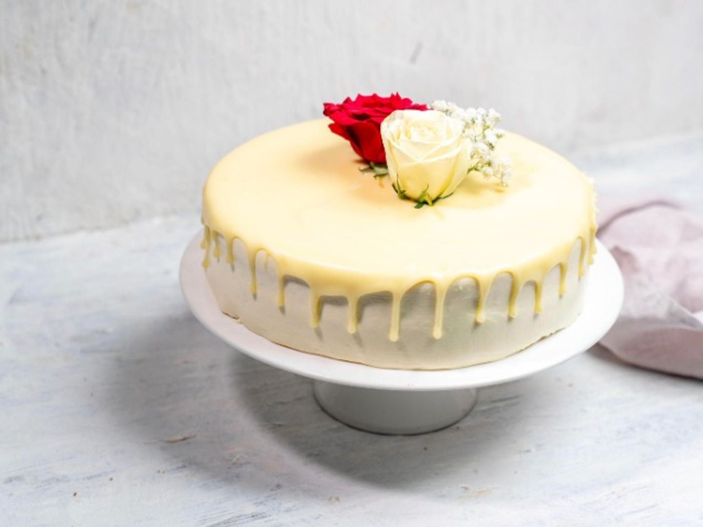 Cake White Rose