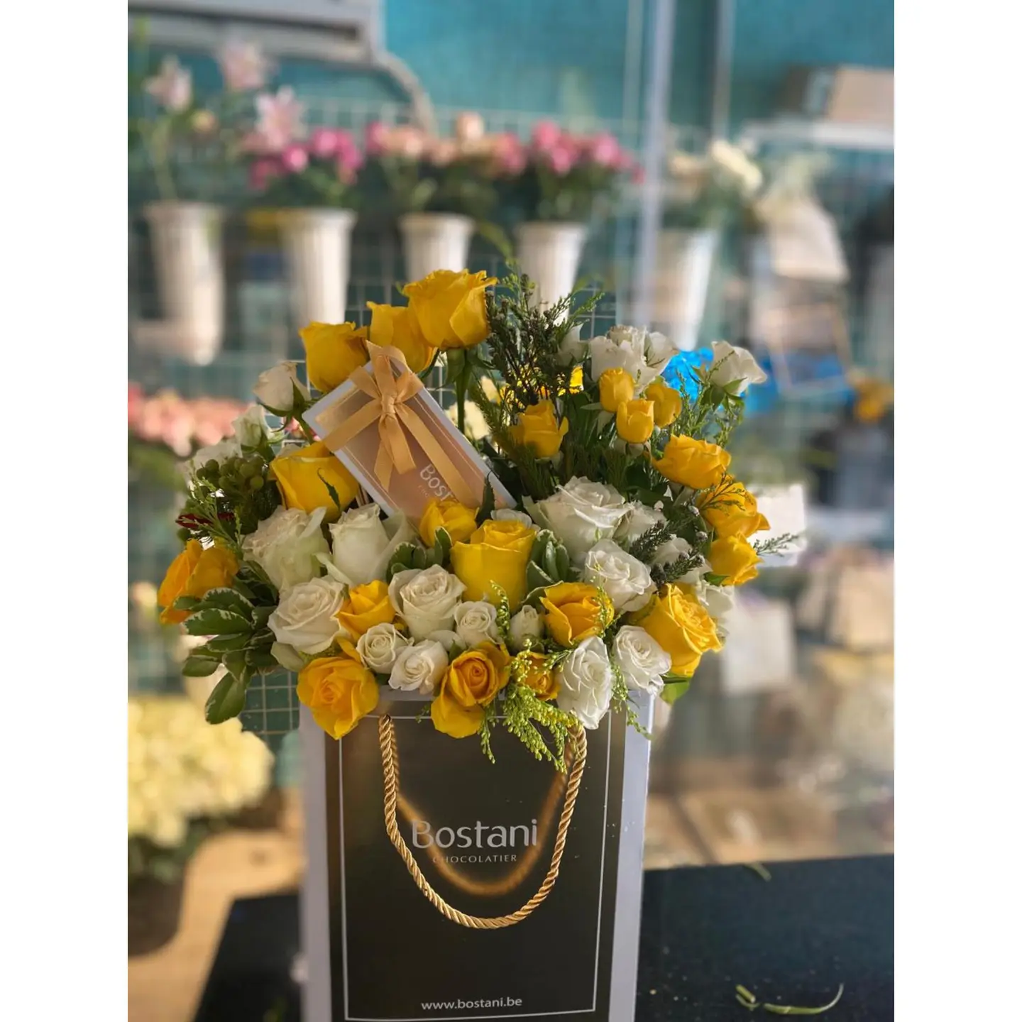 اللونين مع حلا بستاني