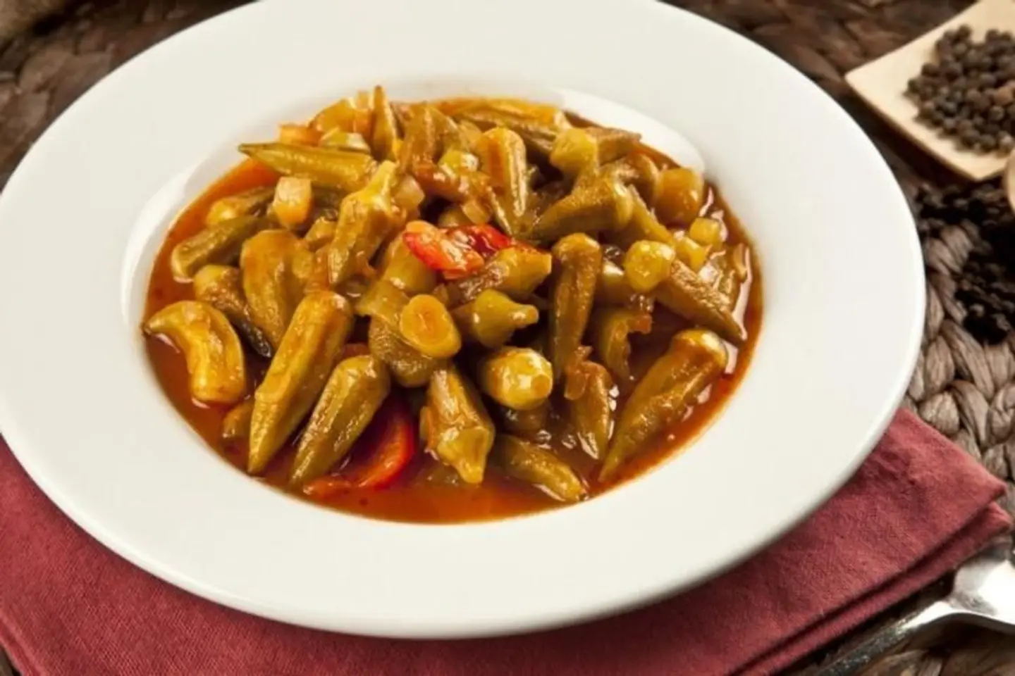 طاجن باميه بالحم