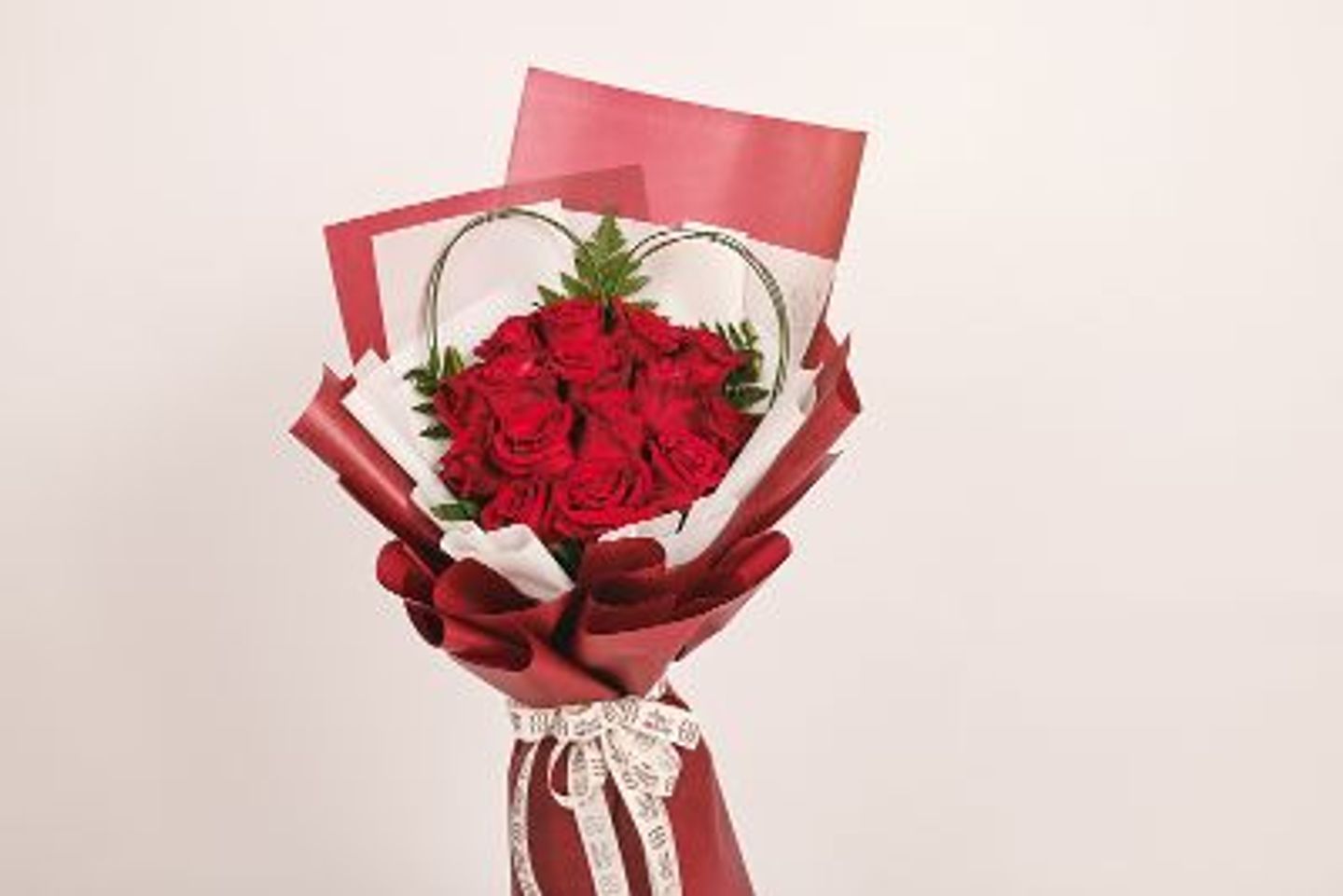 باقه الموده الحمراء