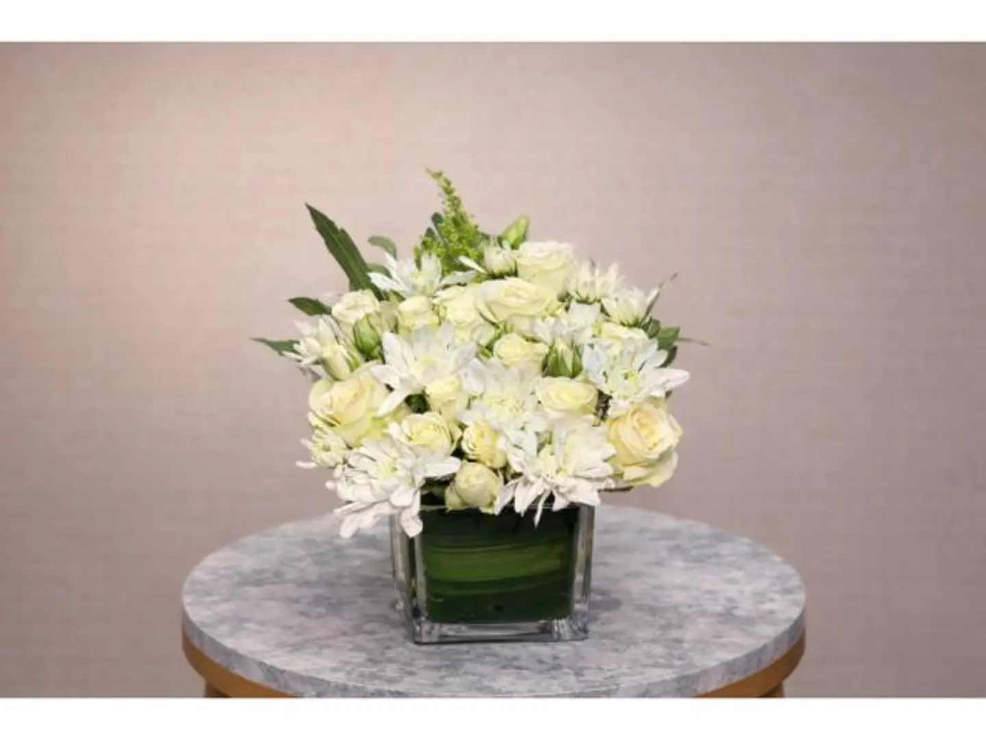 فازة همس أبيض