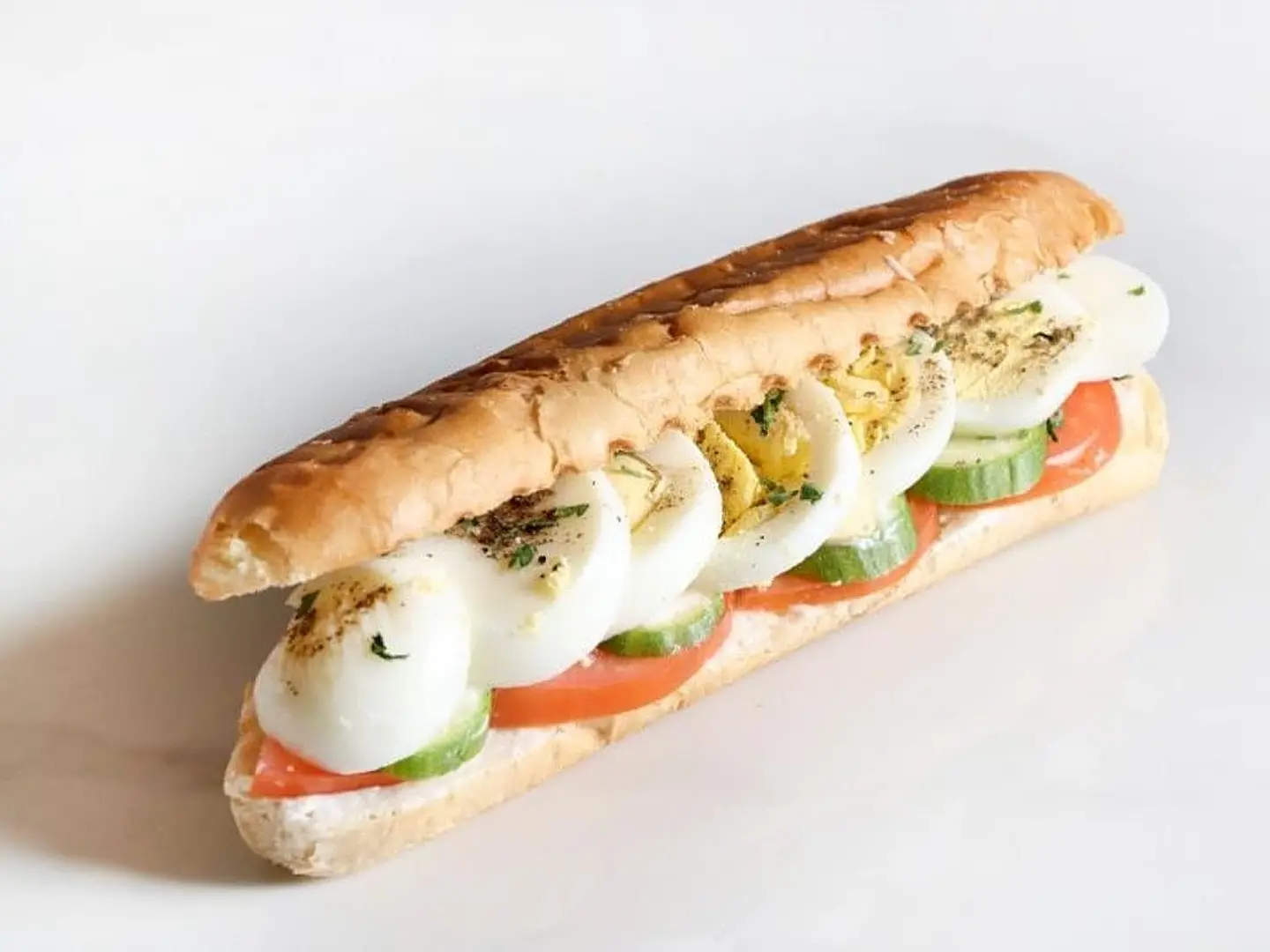 سندويتش بيض مسلوق جبن