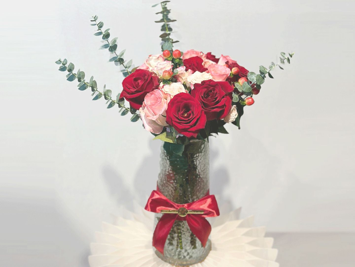 Red And Pink Rose Vase