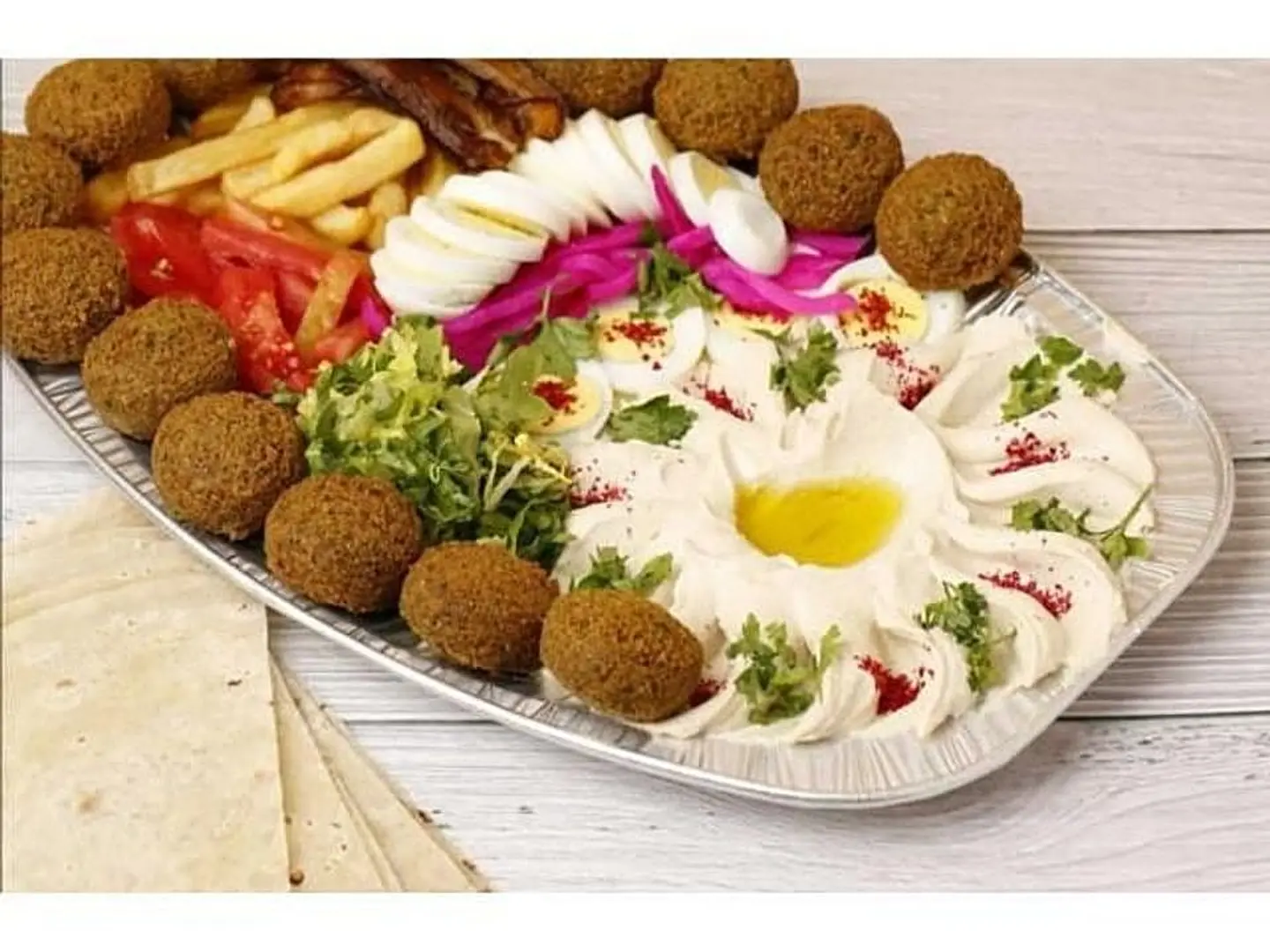 صحن مشكل وسط
