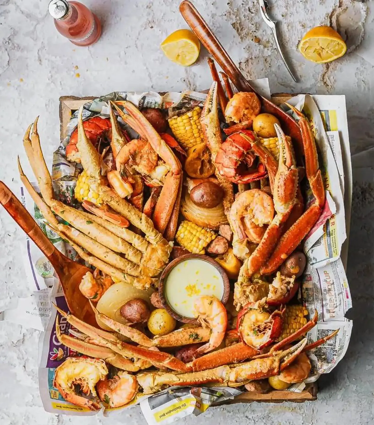 Cajun Bucket With White Sauce