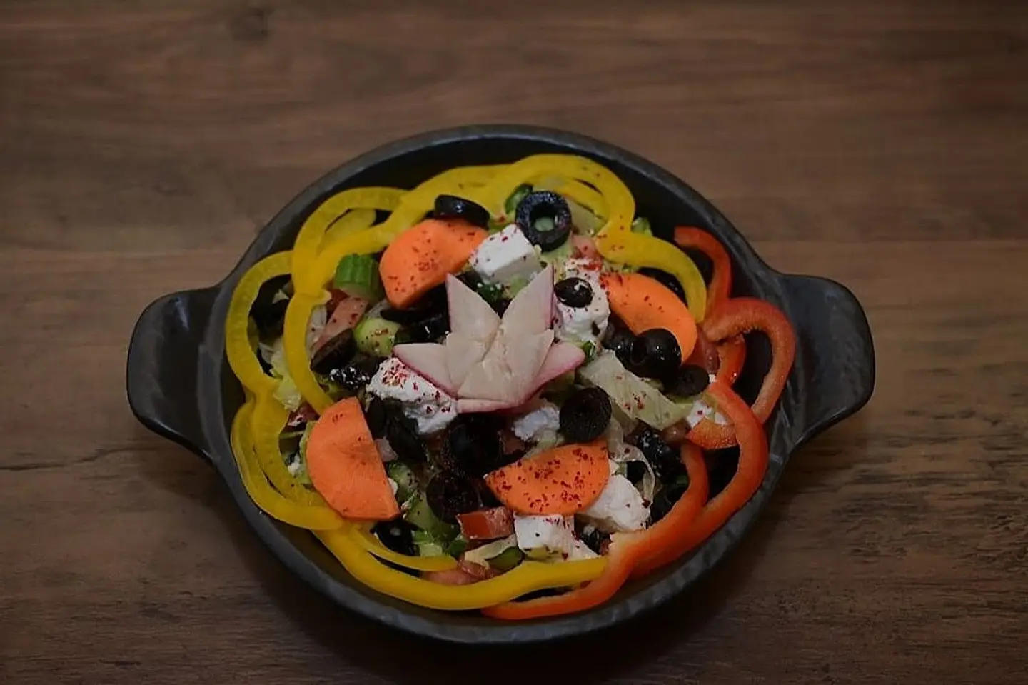 سلطة يونانية