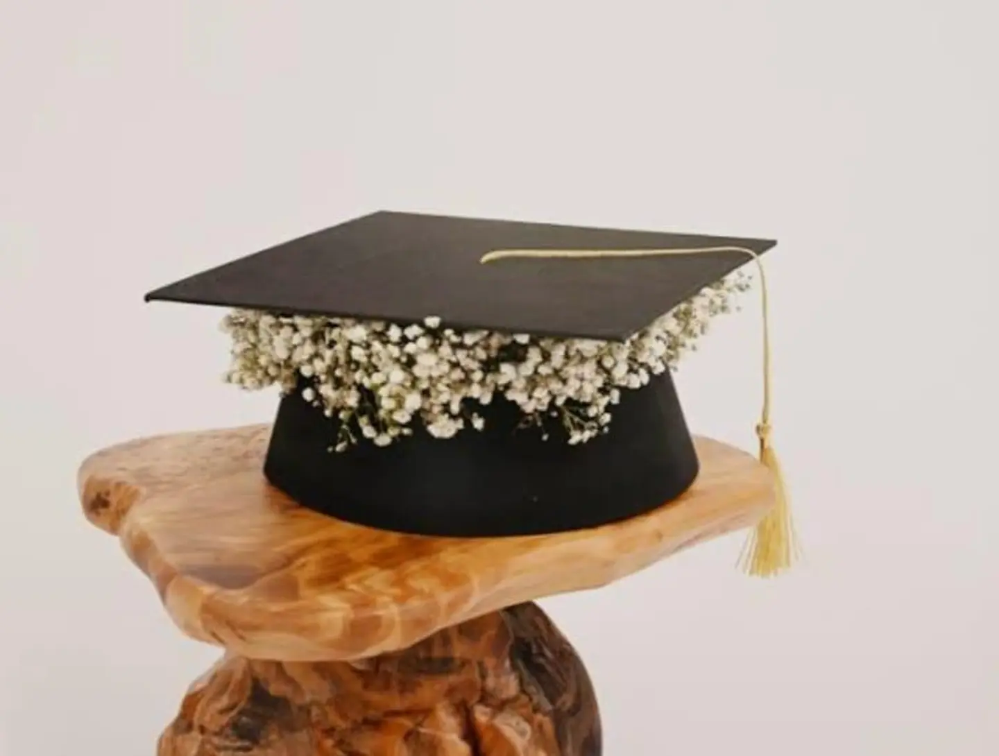 Graduation Cap With Natural Roses 2