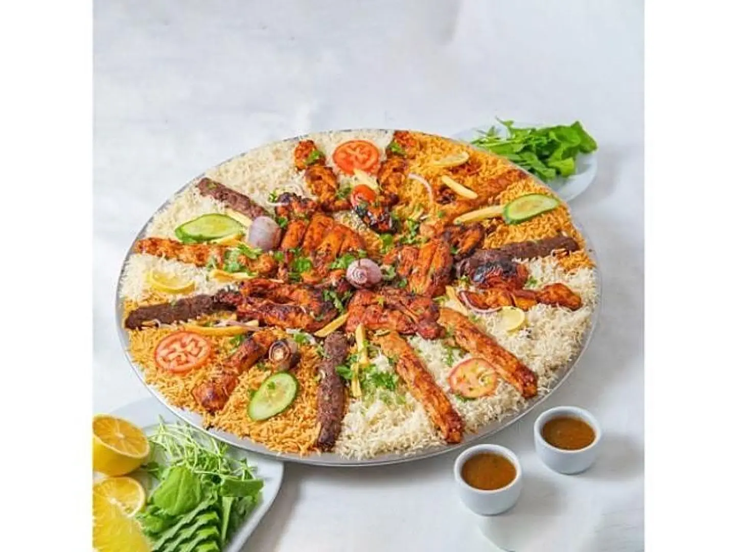 صحن مشكل مع الأرز