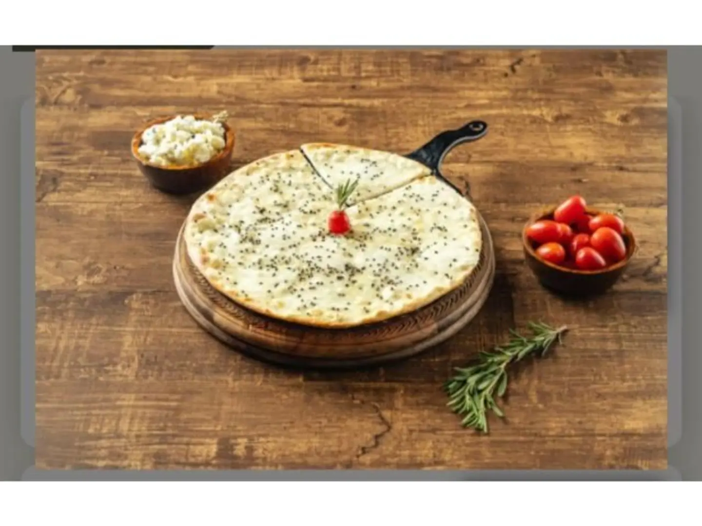 Mixed Cheese Manakish
