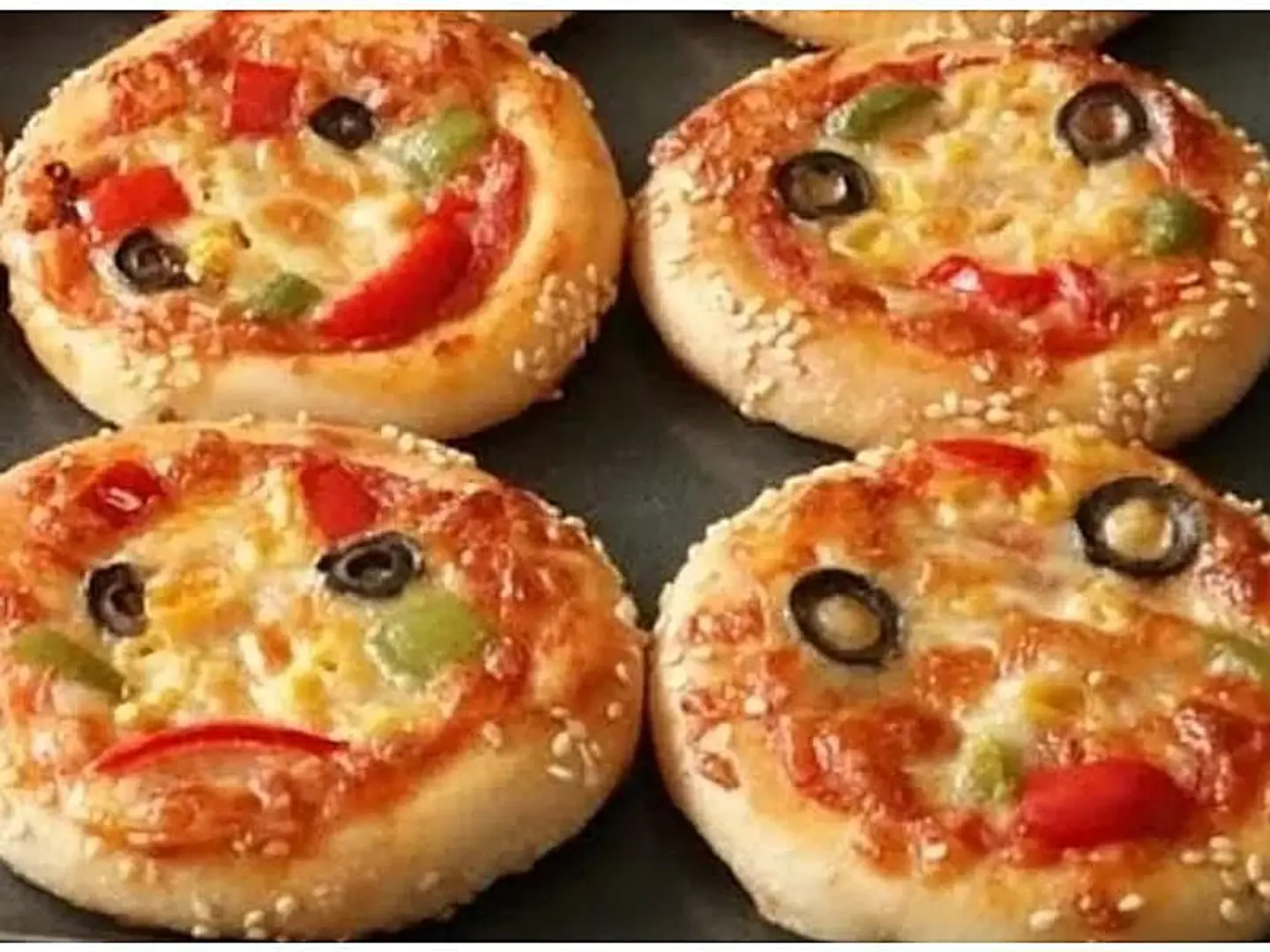 بيتزا صغيرة ٥ قطع
