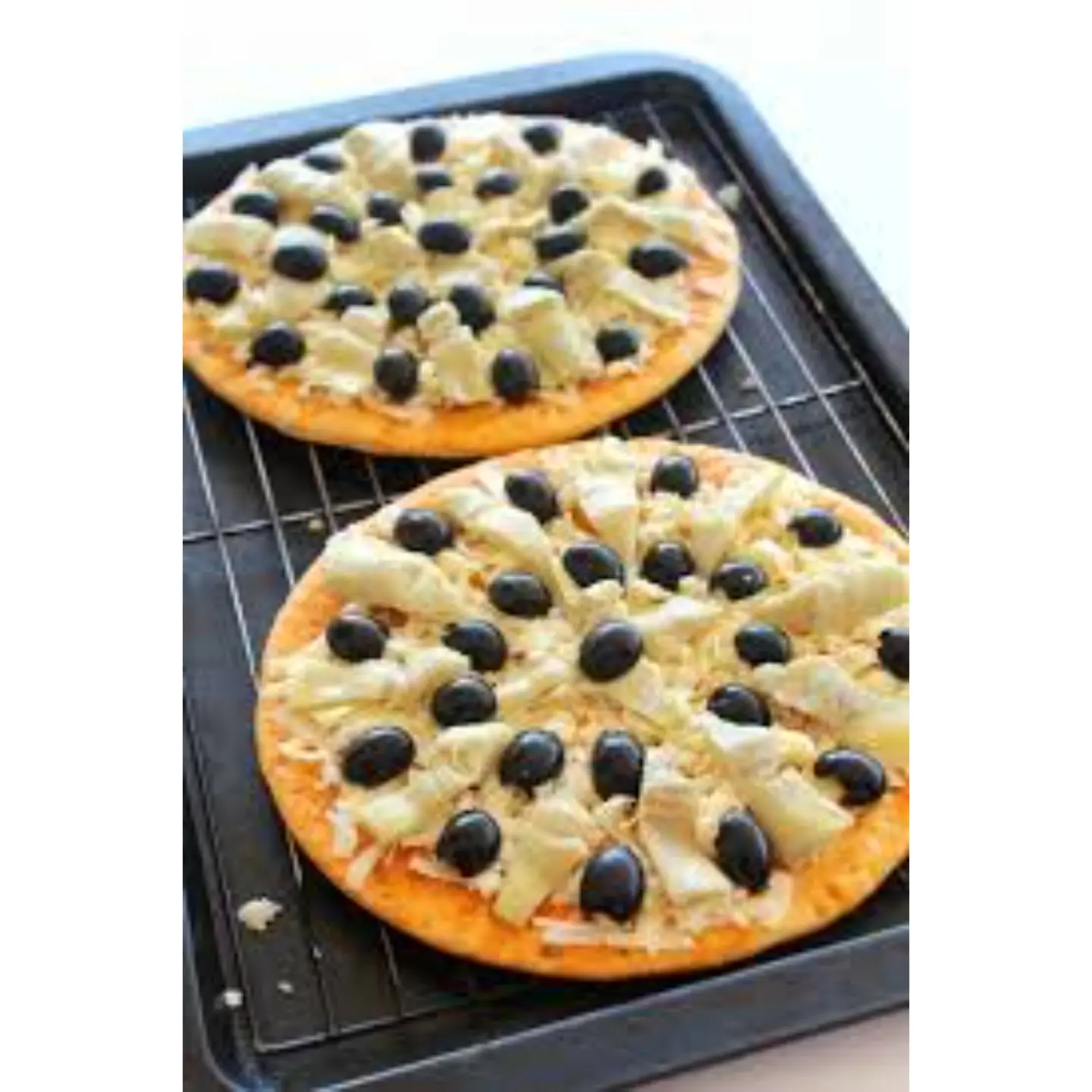 Cheese And Olives Pizza