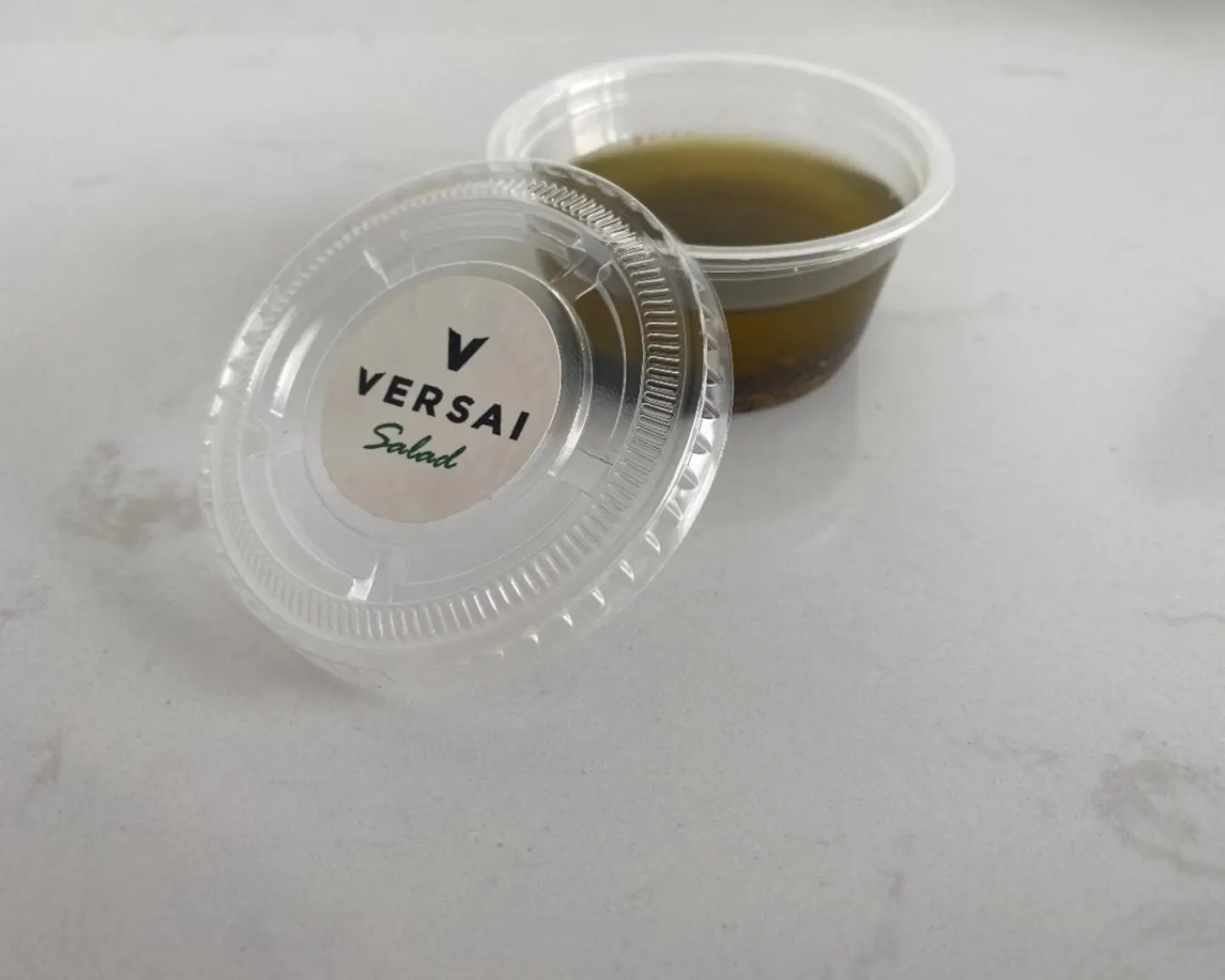 صوص اليوناني المميز