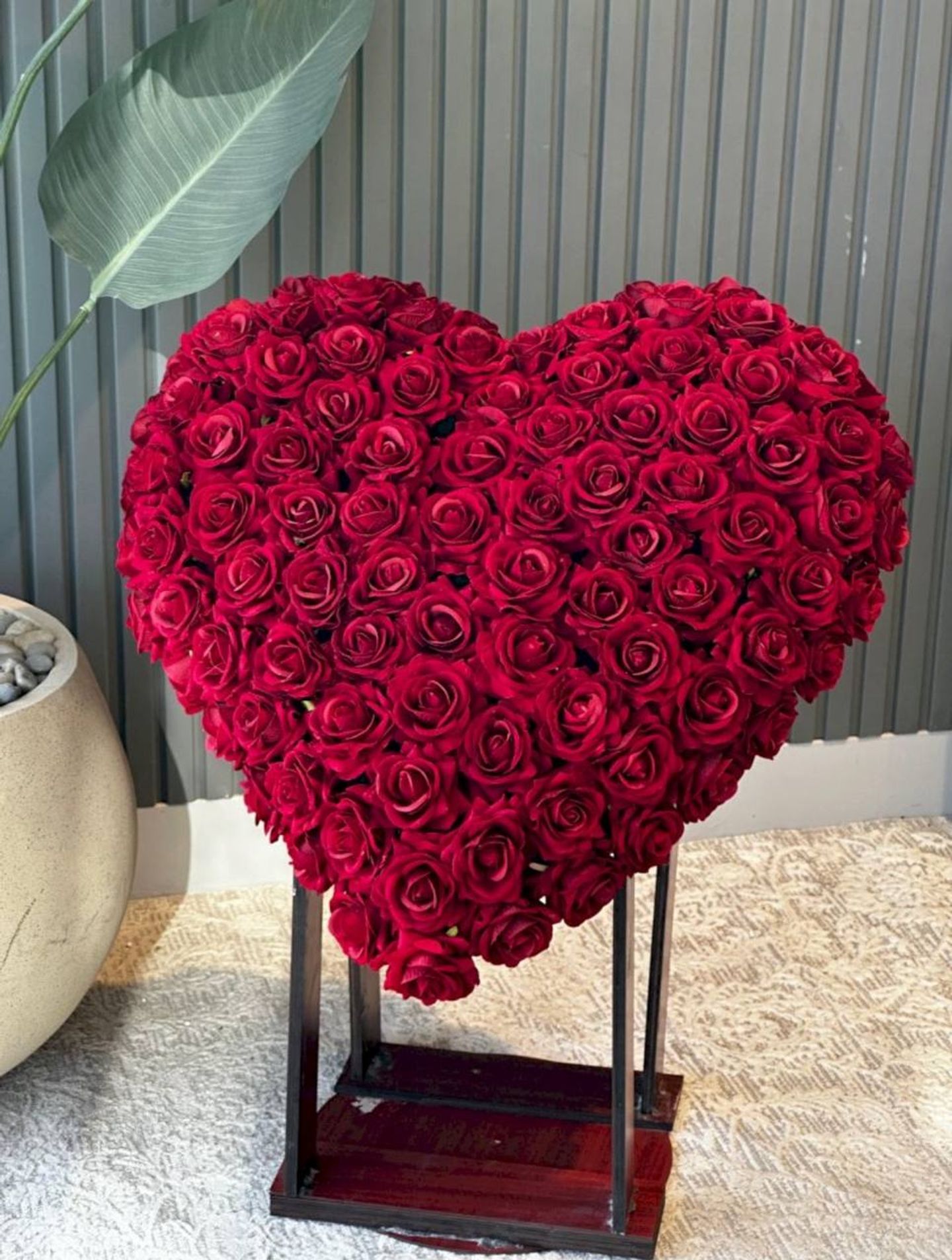Royal Heart Stand 2