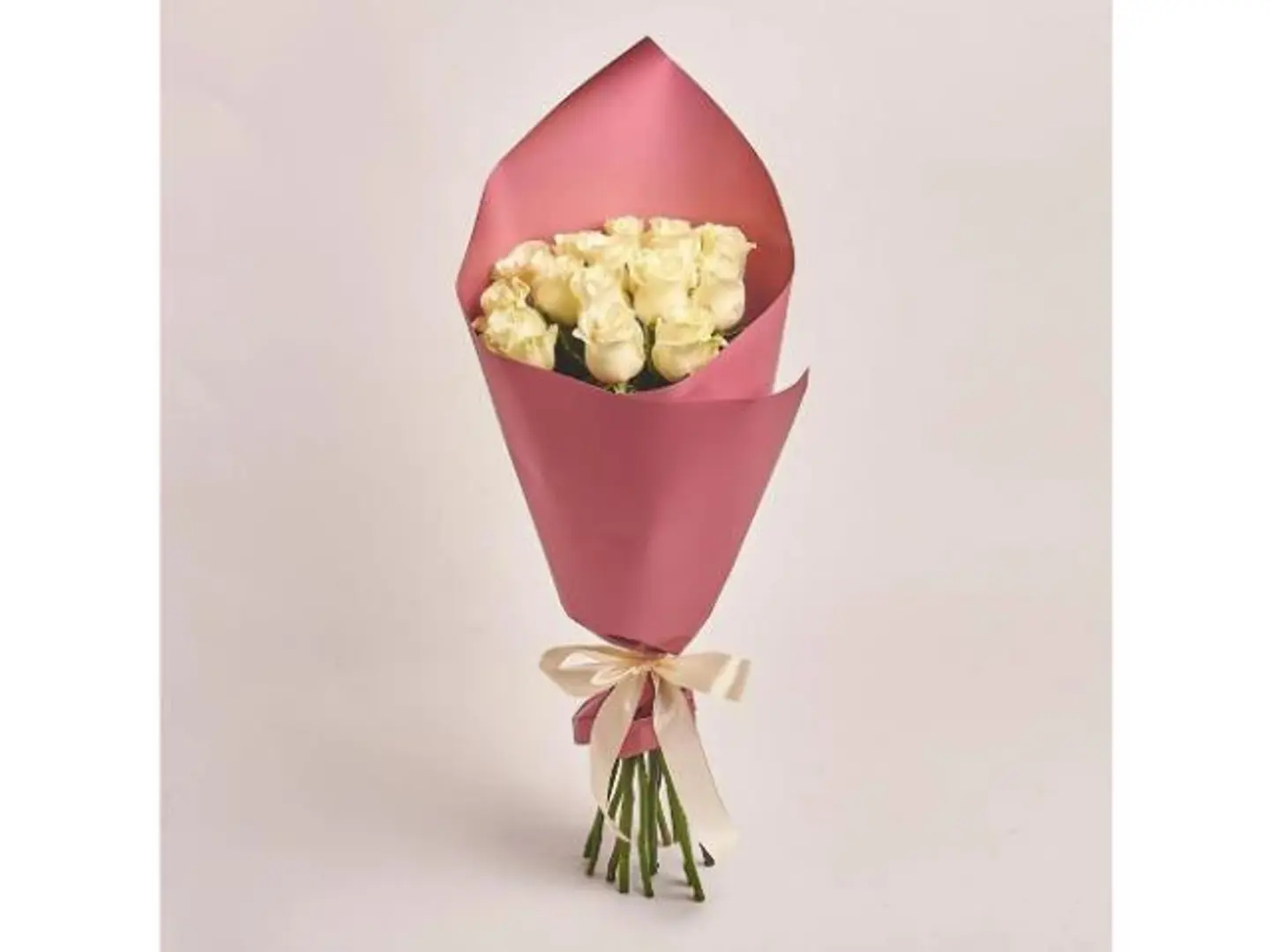 باقة من 15 وردة تغليف وردي غامق