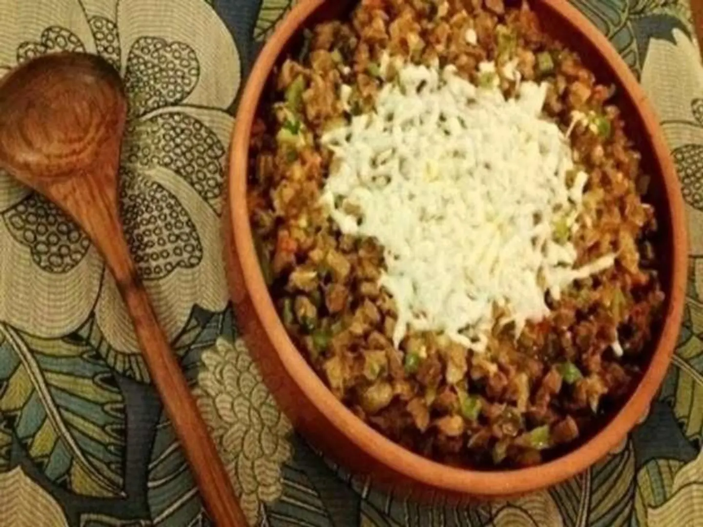 مقلقل لحم بالجبن