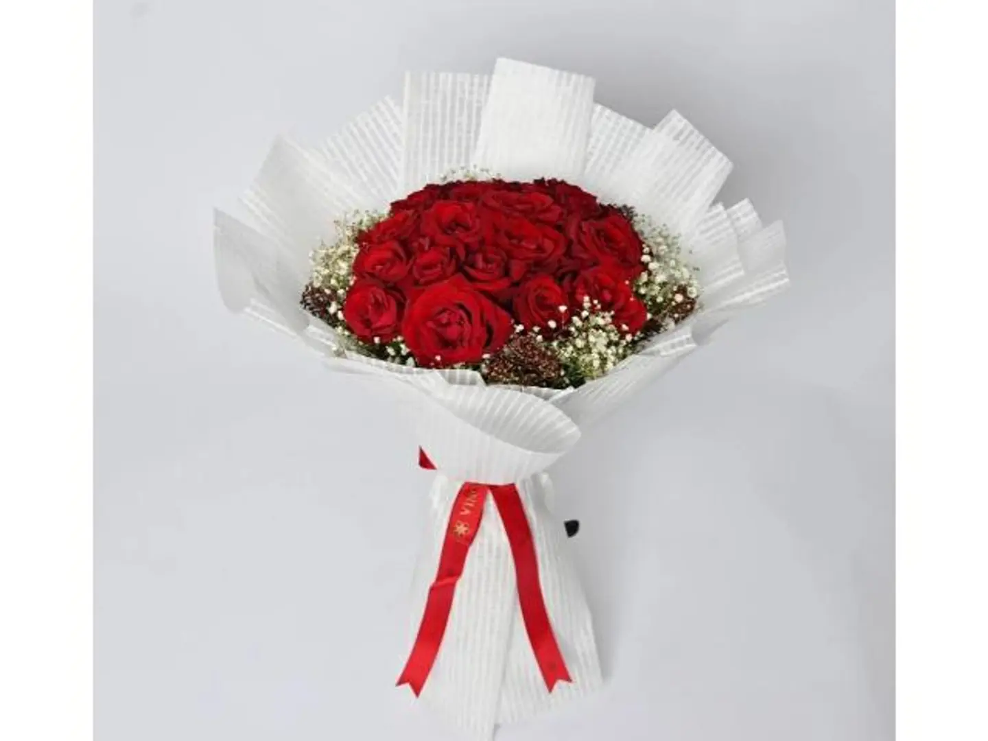 باقة - لا تصفْ لي الدواءَ لستُ عليلاً، أنا أحتاجُ جرعةً من وصالِ.