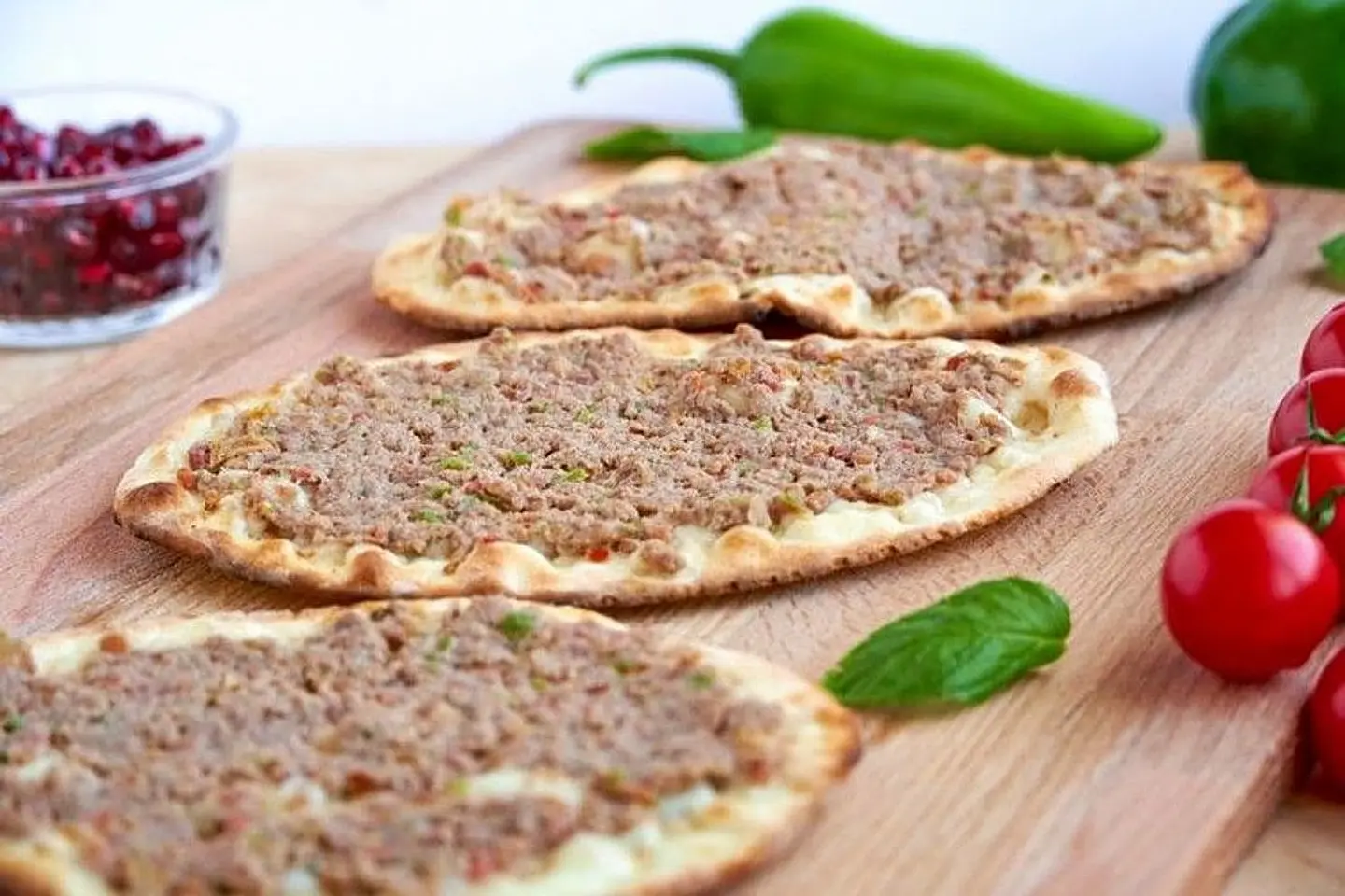 صفيحة لحم بالجبن دائري