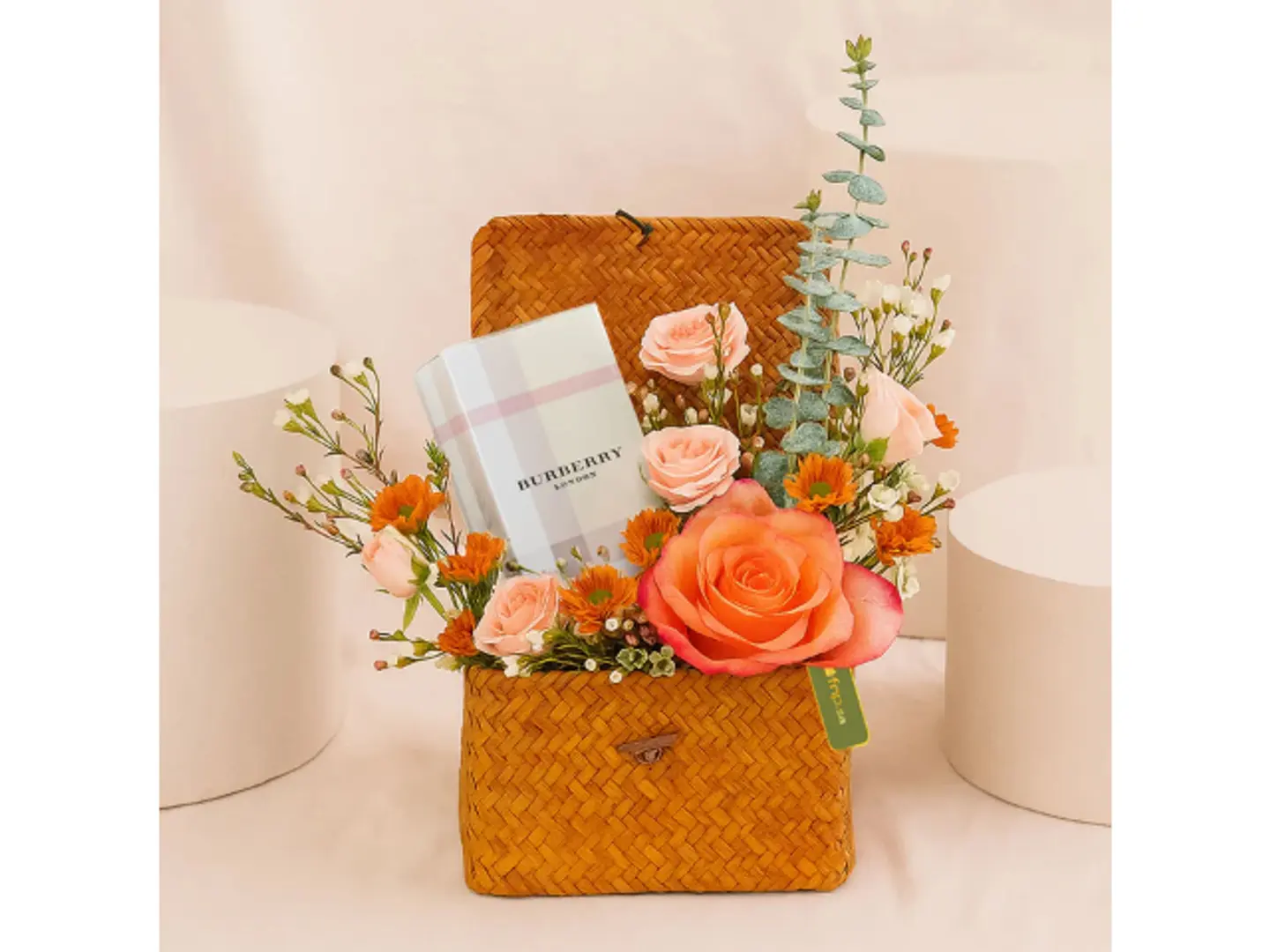 صندوق البهجة عطر روزز آند بربري لندن للنساء