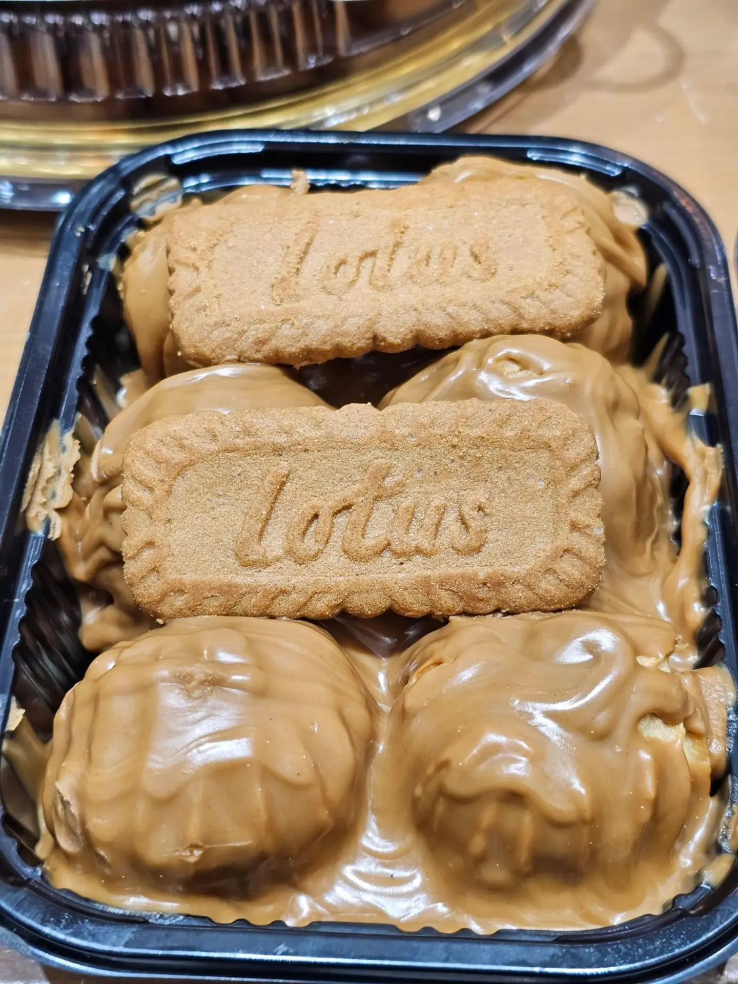 Lotus Profiterole