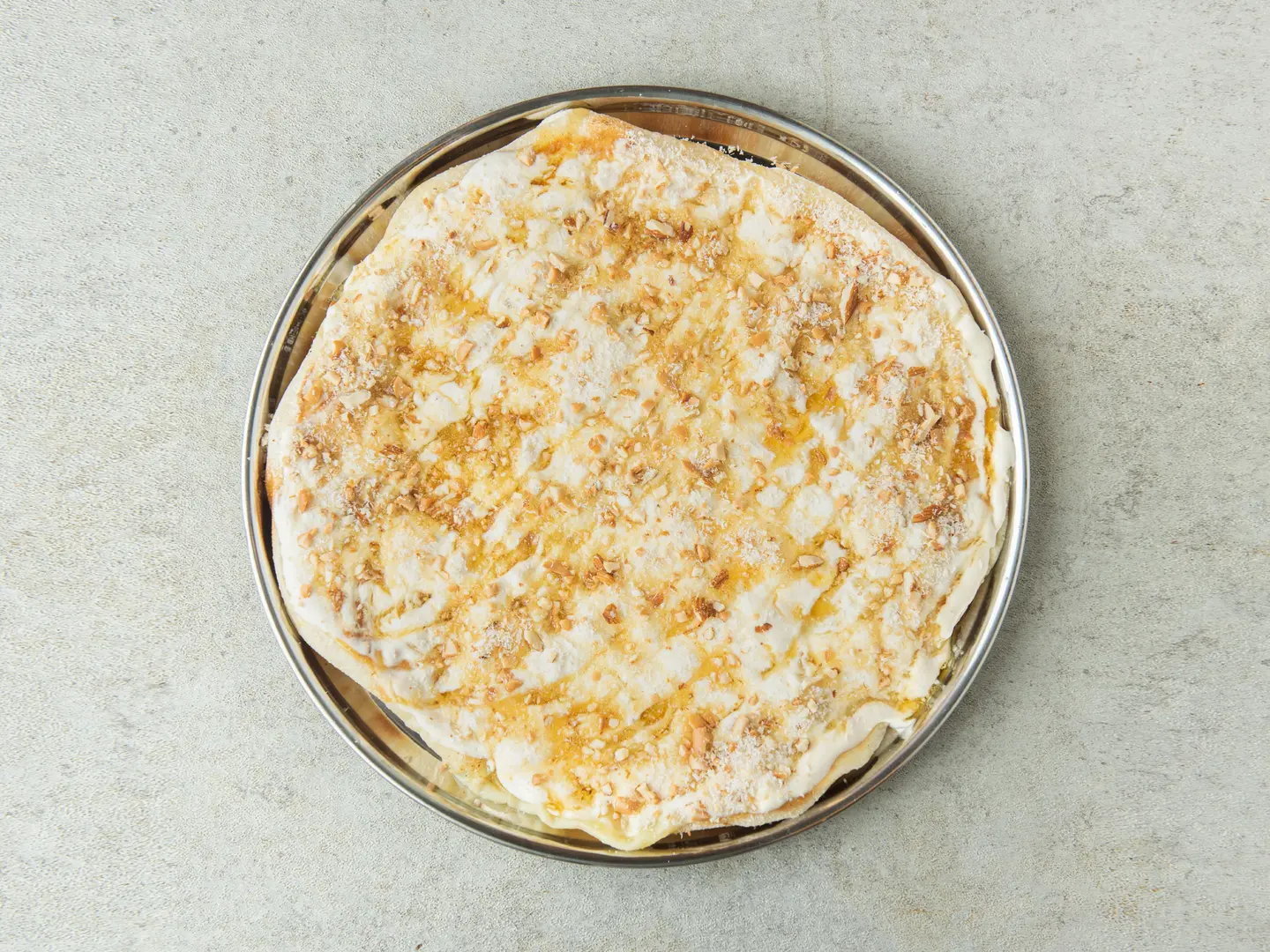 فطيرة قشطة مع المكسرات