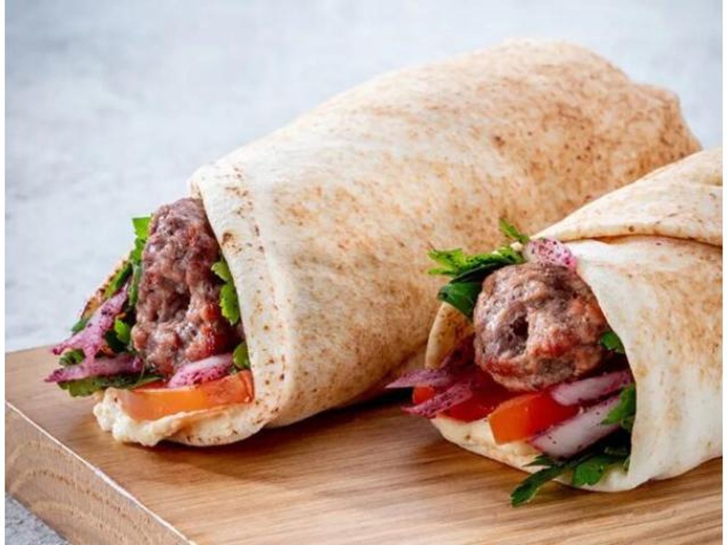 ساندويتش كباب لحم صغير