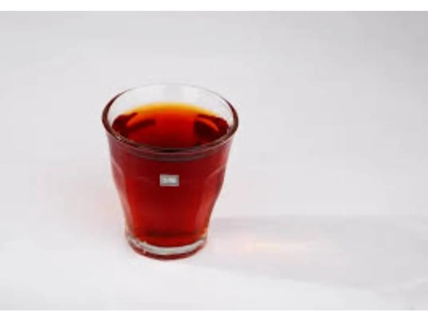 كوب شاي احمر