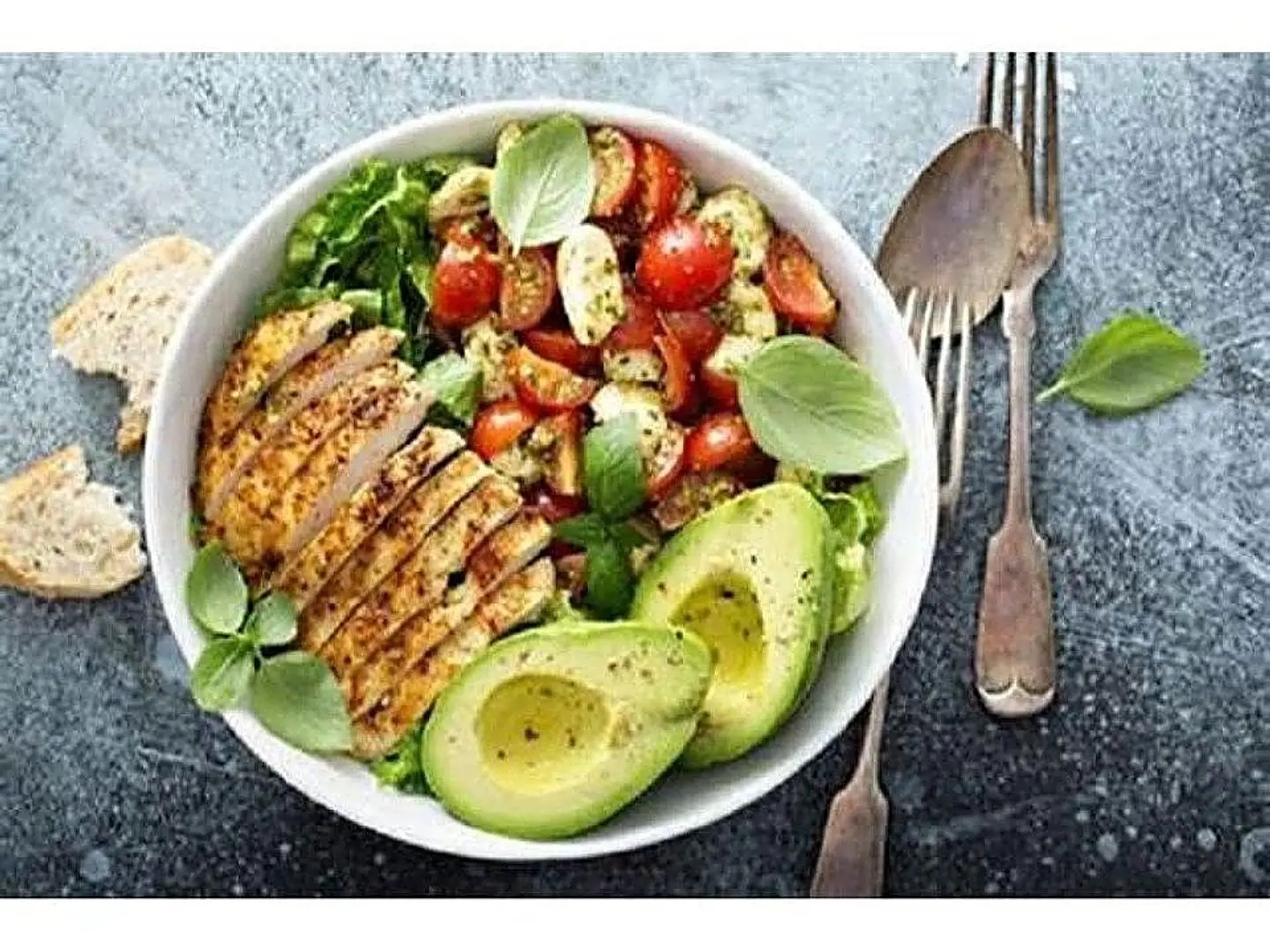 الدجاج والافوكادو