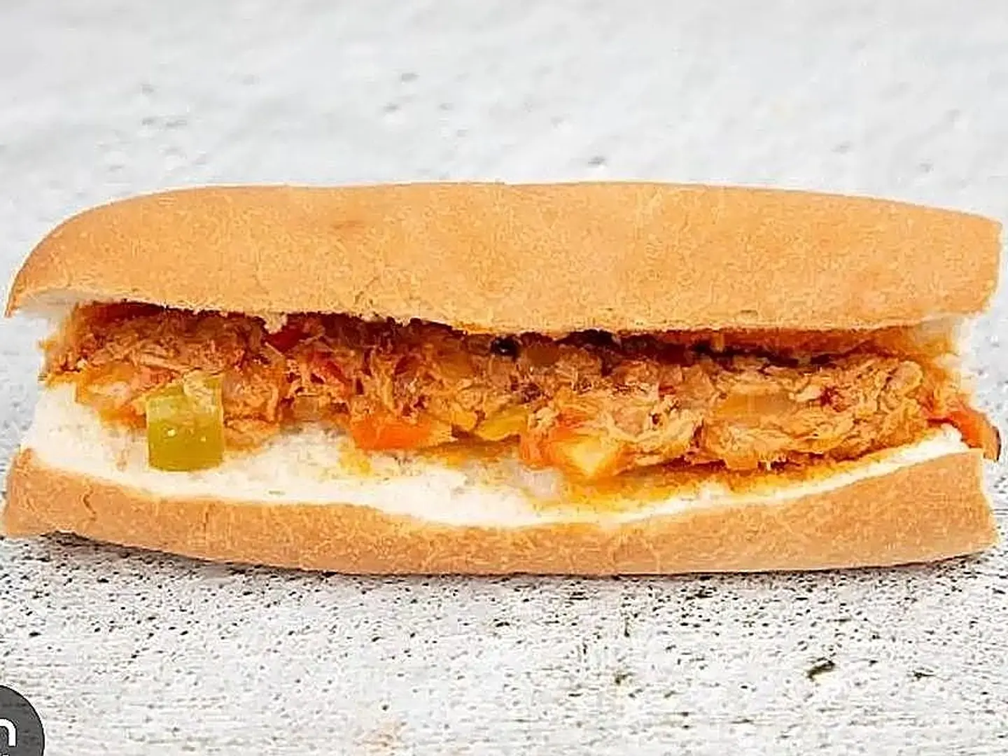 ساندوتش تونة