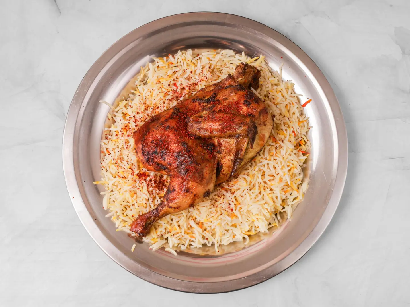 نصف دجاجة محمرة مع الرز