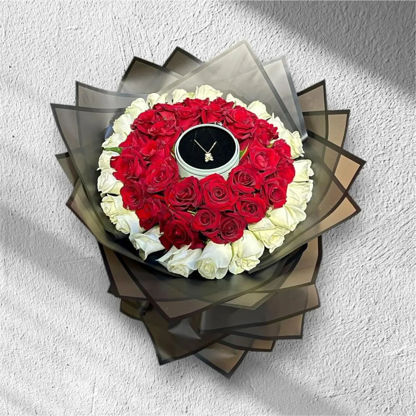 باقة حب واكسسوارات فاخرة