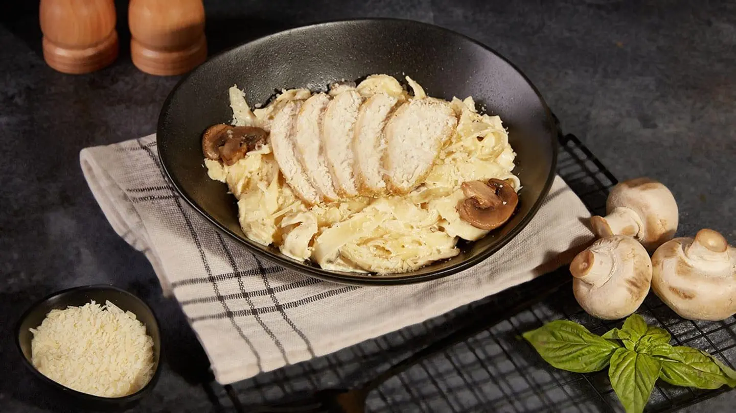 Fettuccine Alfredo