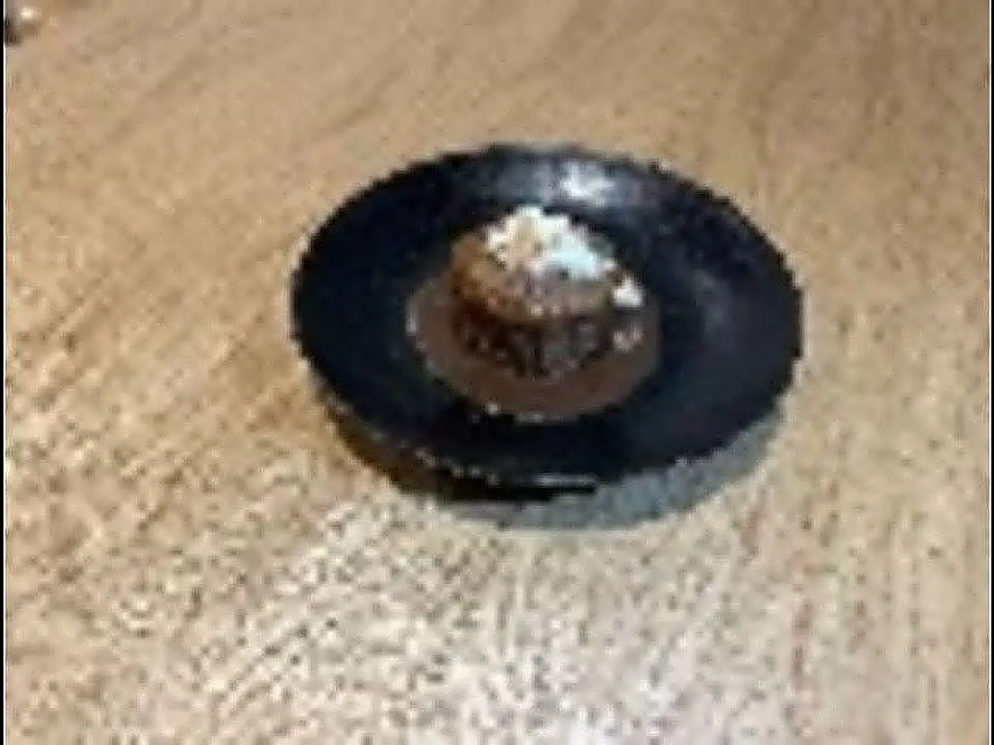 كيكة التمر +( مشروب ساخن شاي تلقيمة او كرك )