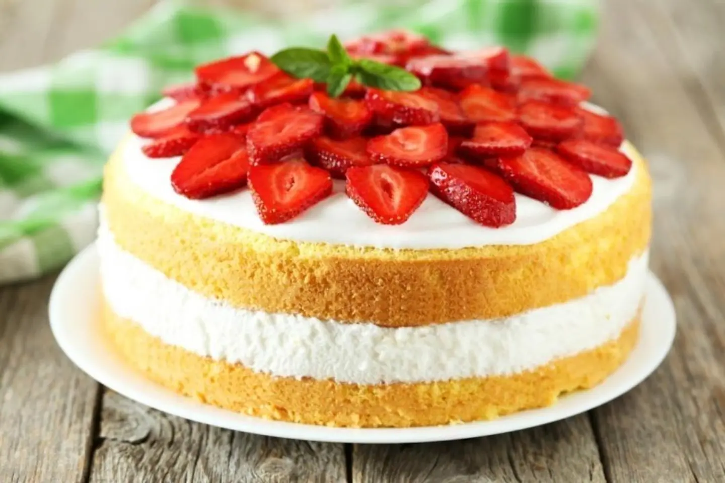 Strawberry And Vanilla Cake